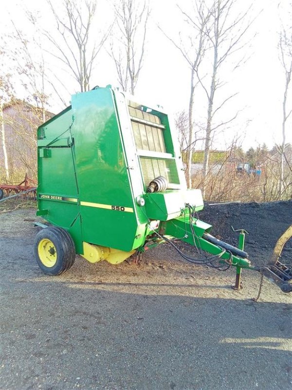 Rundballenpresse typu John Deere 550 Rundballepresser, Gebrauchtmaschine w Varde (Zdjęcie 1)