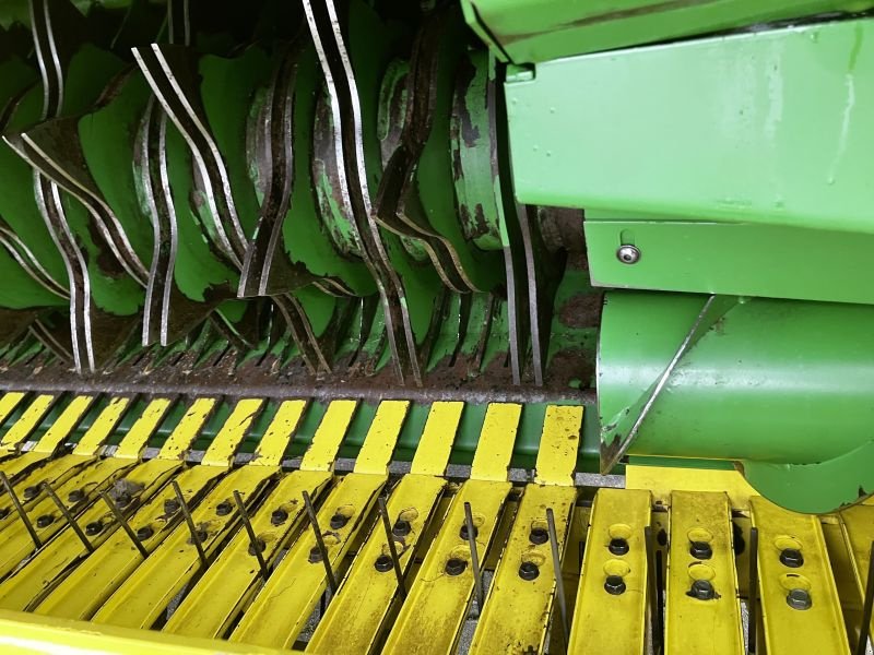 Rundballenpresse tip John Deere 568 MAXI CUT, Gebrauchtmaschine in Töging a. Inn (Poză 16)
