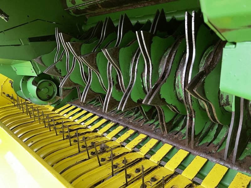 Rundballenpresse tip John Deere 568 MAXI CUT, Gebrauchtmaschine in Töging a. Inn (Poză 15)