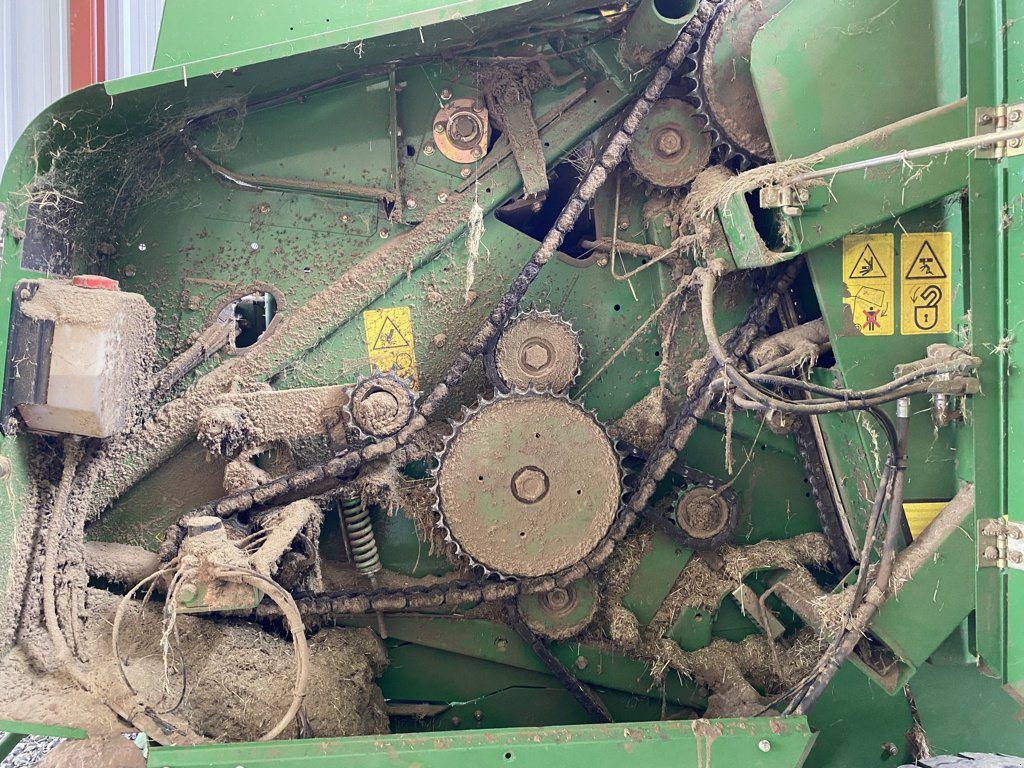 Rundballenpresse des Typs John Deere 568, Gebrauchtmaschine in MAURIAC (Bild 11)