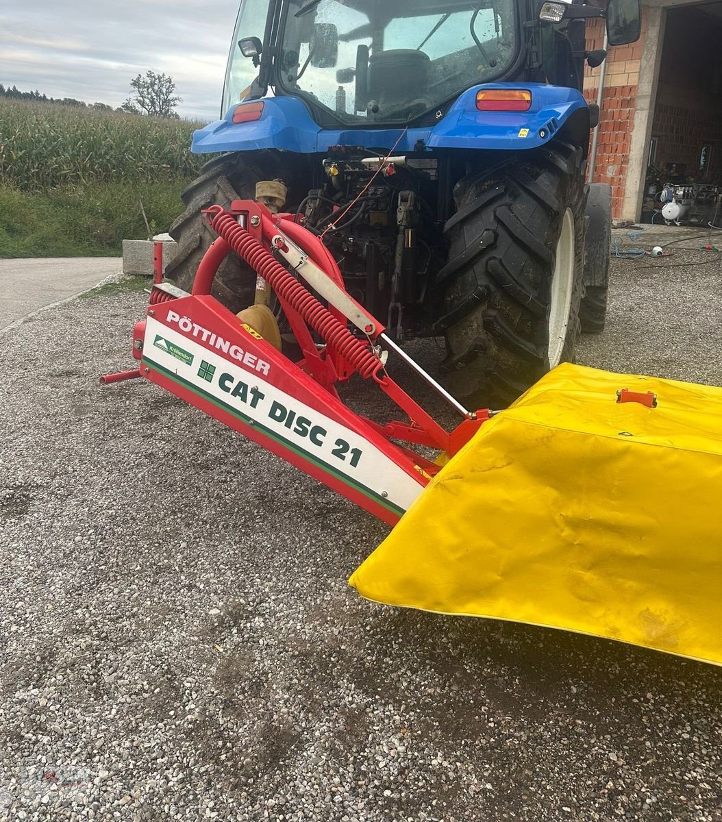 Rundballenpresse des Typs John Deere 570, Gebrauchtmaschine in Niederneukirchen (Bild 10)