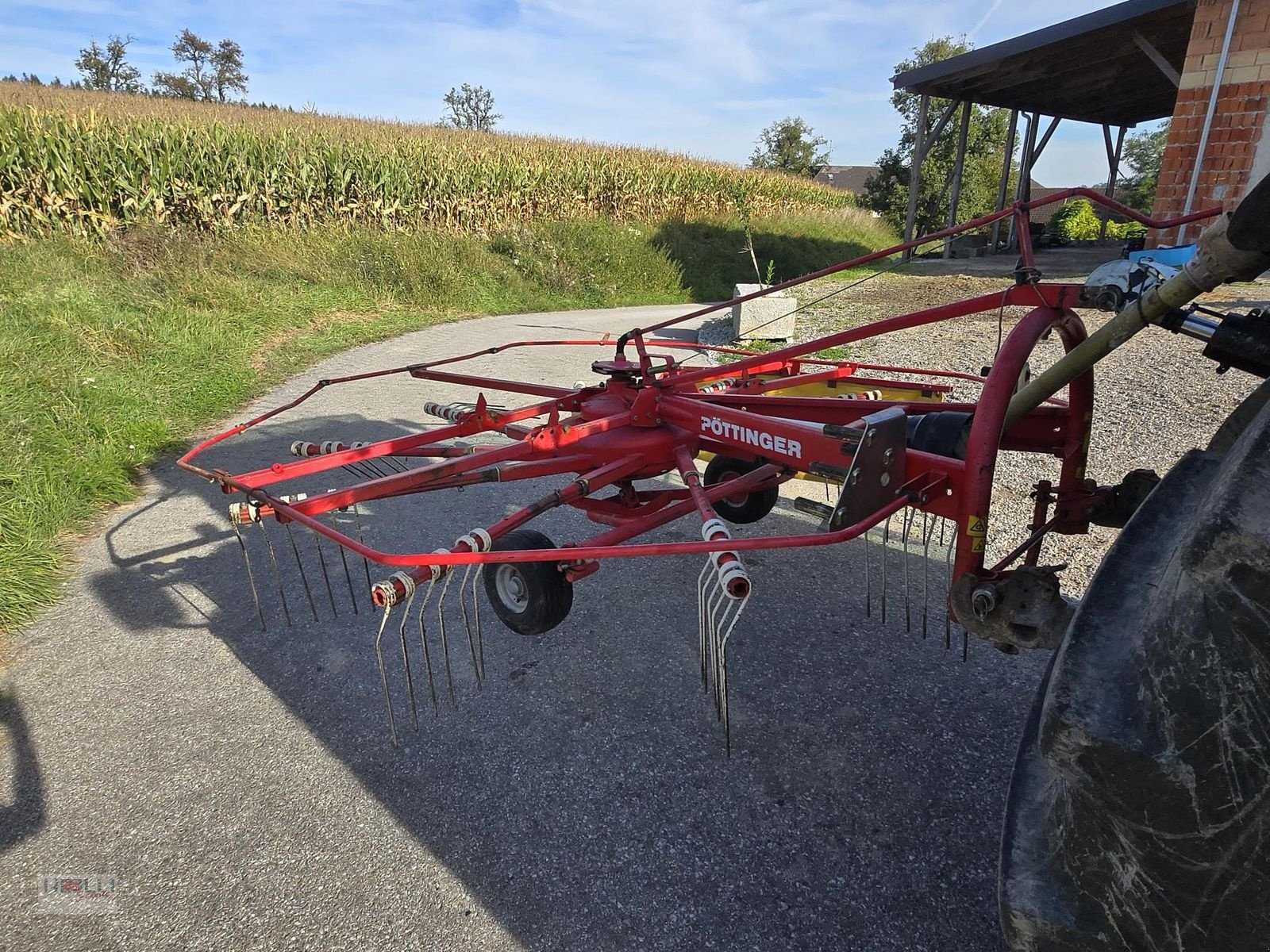 Rundballenpresse des Typs John Deere 570, Gebrauchtmaschine in Niederneukirchen (Bild 15)