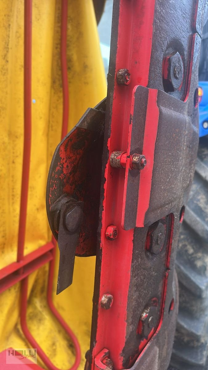 Rundballenpresse des Typs John Deere 570, Gebrauchtmaschine in Niederneukirchen (Bild 12)