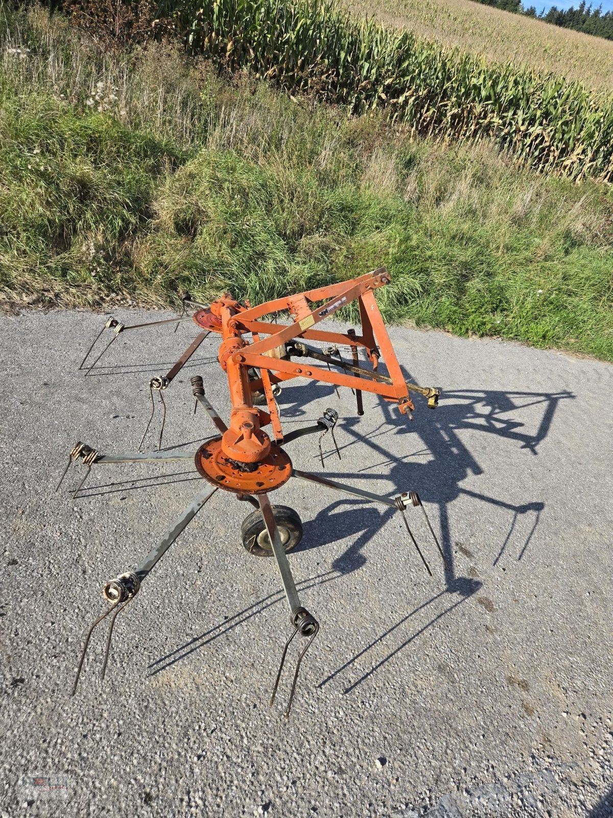 Rundballenpresse des Typs John Deere 570, Gebrauchtmaschine in Niederneukirchen (Bild 18)