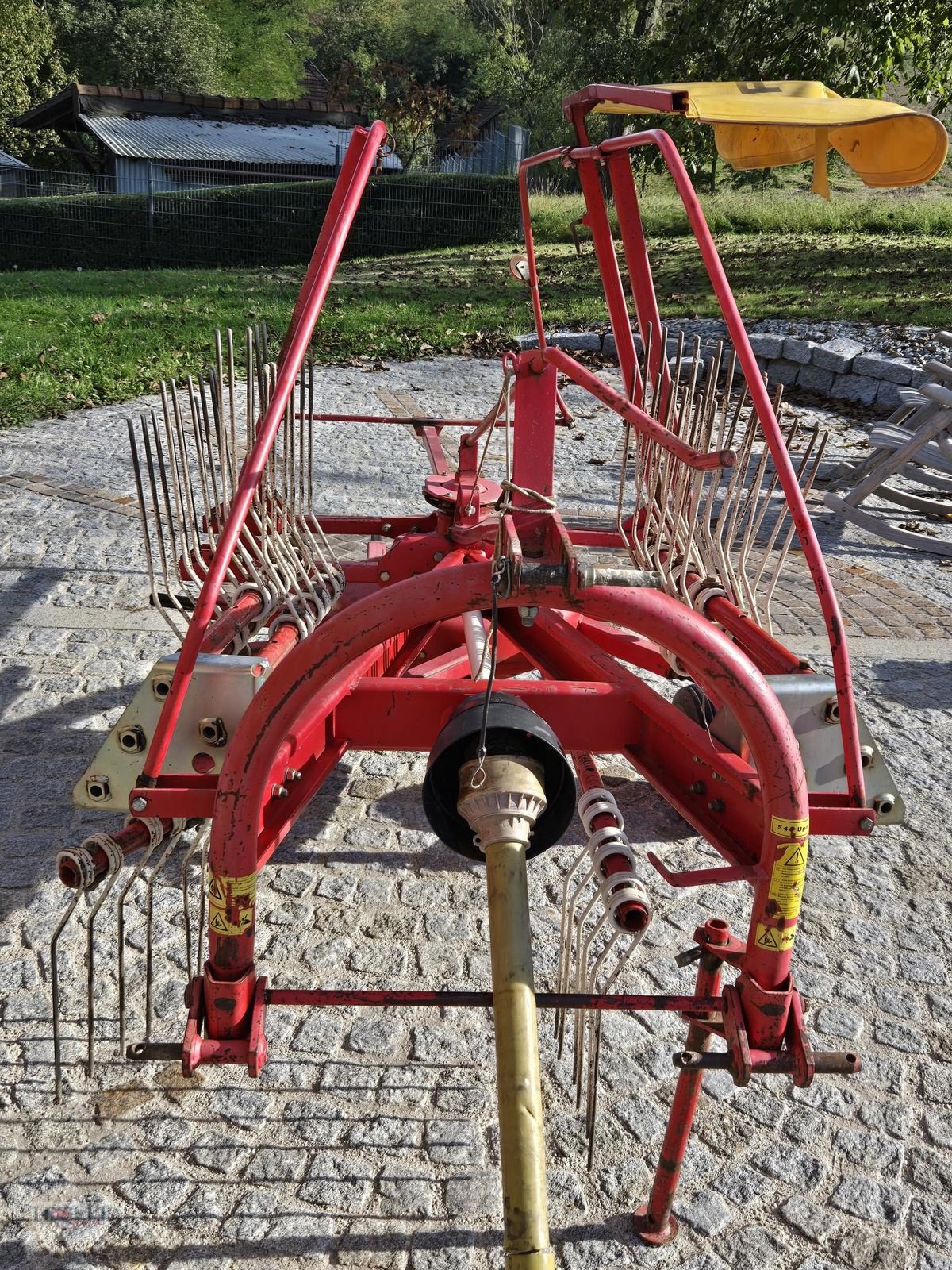 Rundballenpresse des Typs John Deere 570, Gebrauchtmaschine in Niederneukirchen (Bild 17)