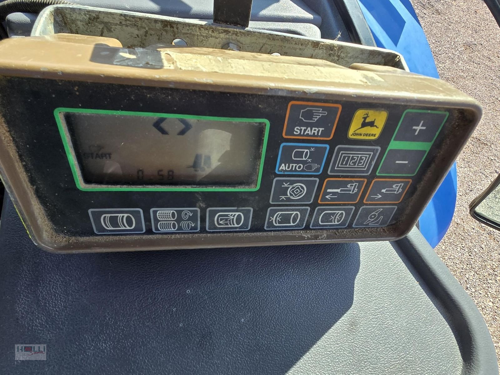 Rundballenpresse des Typs John Deere 570, Gebrauchtmaschine in Niederneukirchen (Bild 4)