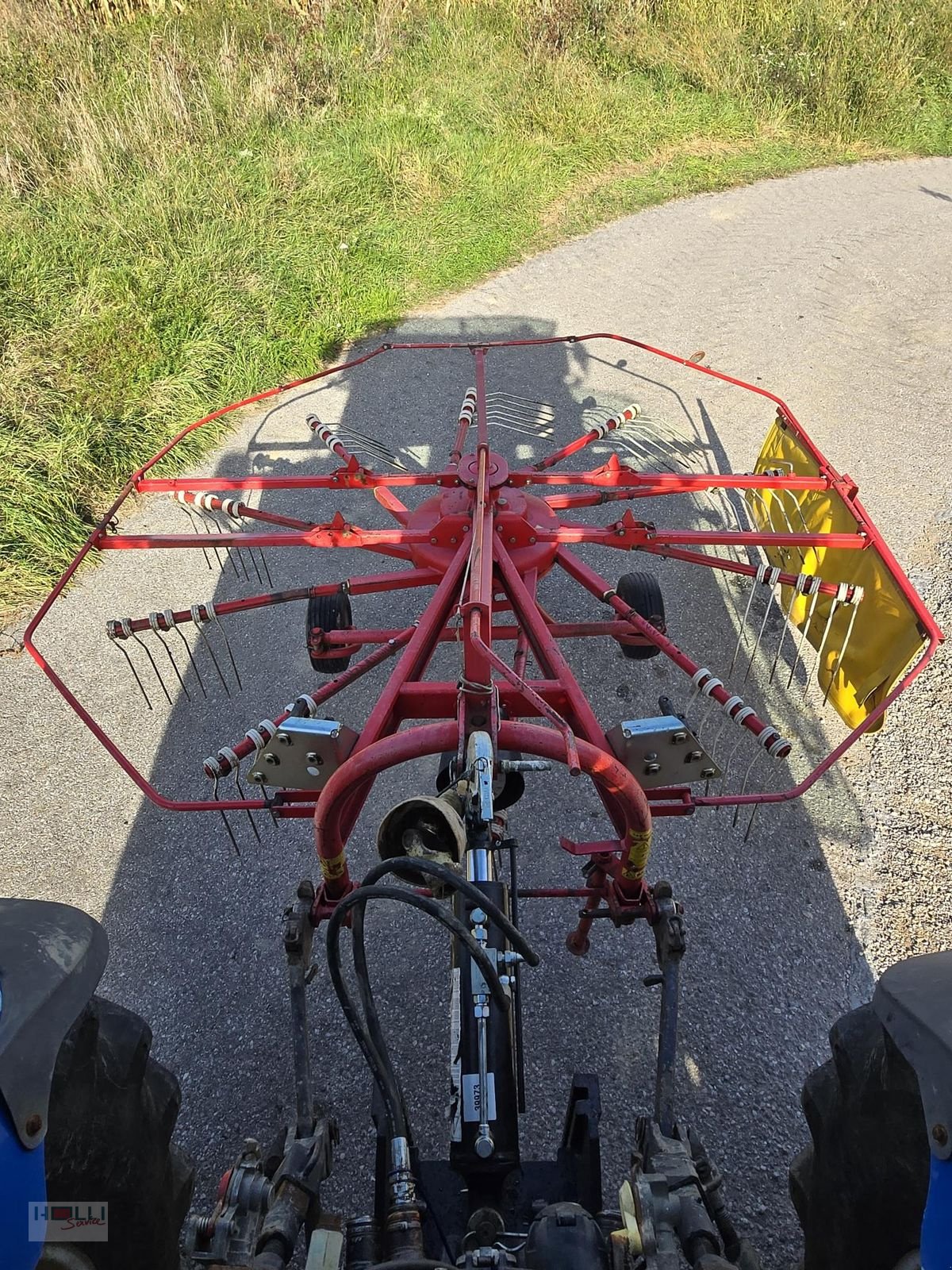 Rundballenpresse des Typs John Deere 570, Gebrauchtmaschine in Niederneukirchen (Bild 14)