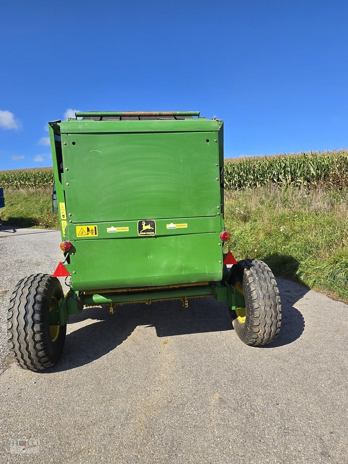 Rundballenpresse des Typs John Deere 570, Gebrauchtmaschine in Niederneukirchen (Bild 3)