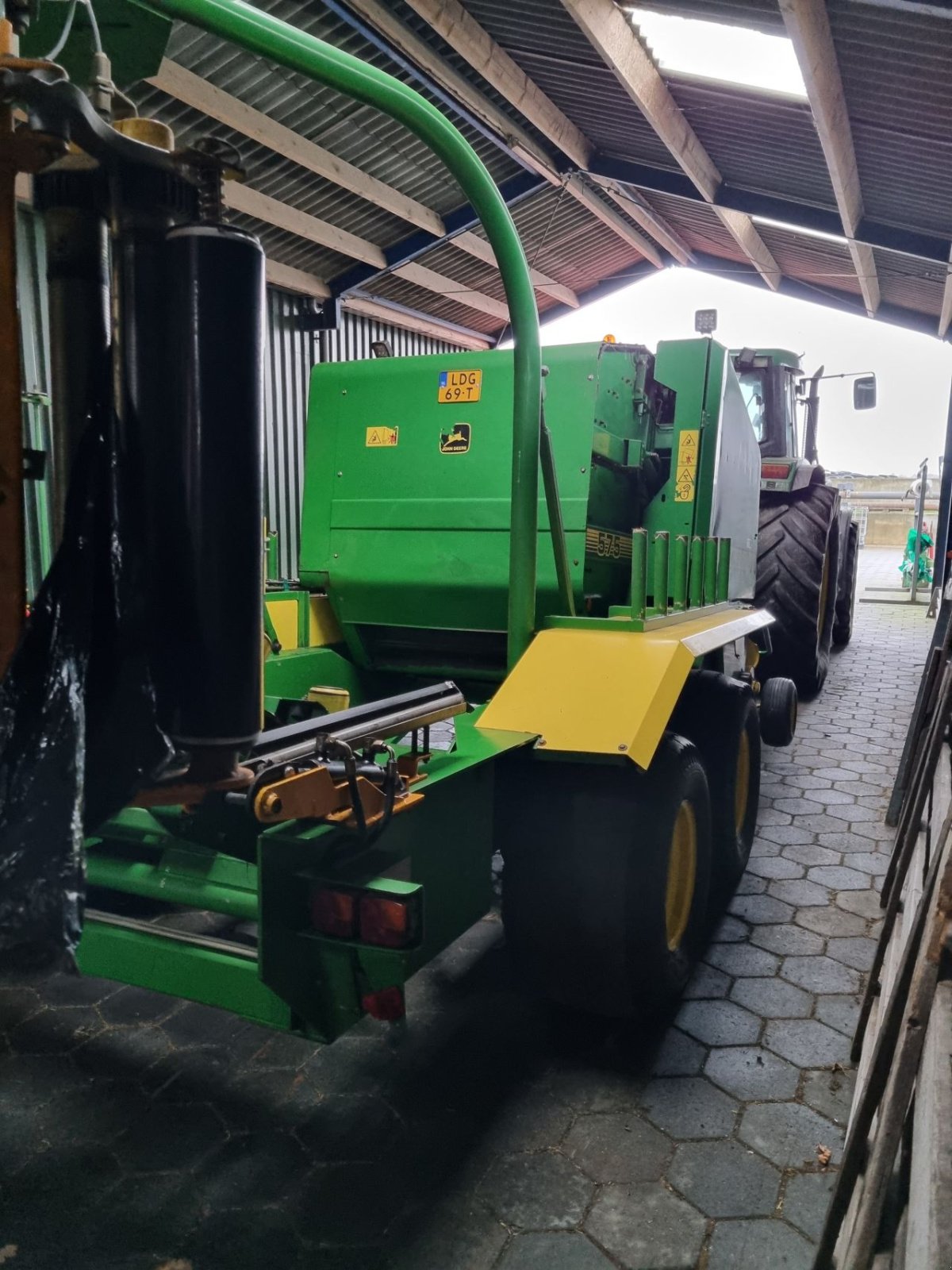 Rundballenpresse typu John Deere 575, Gebrauchtmaschine v Molenaarsgraaf (Obrázek 2)