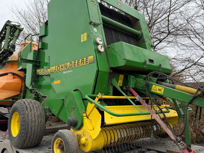 Rundballenpresse типа John Deere 580, Gebrauchtmaschine в Nørager