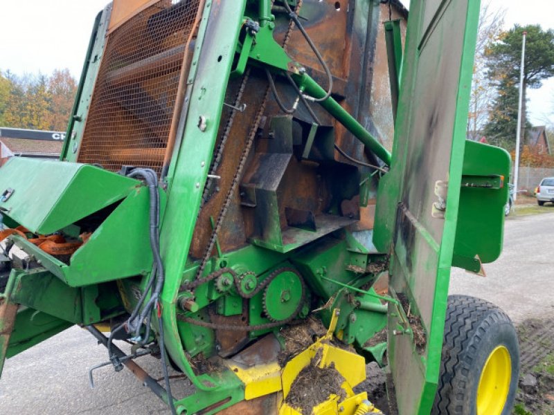 Rundballenpresse des Typs John Deere 580, Gebrauchtmaschine in Hemmet (Bild 20)