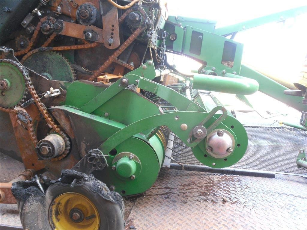 Rundballenpresse des Typs John Deere 590 + 592 + 864 Til reservedele., Gebrauchtmaschine in Bjerringbro (Bild 3)