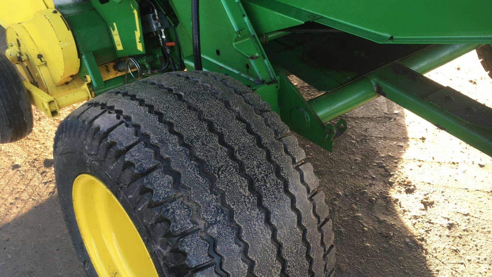 Rundballenpresse za tip John Deere 590 m/Snitter og Net-binding, Gebrauchtmaschine u Bjerringbro (Slika 4)