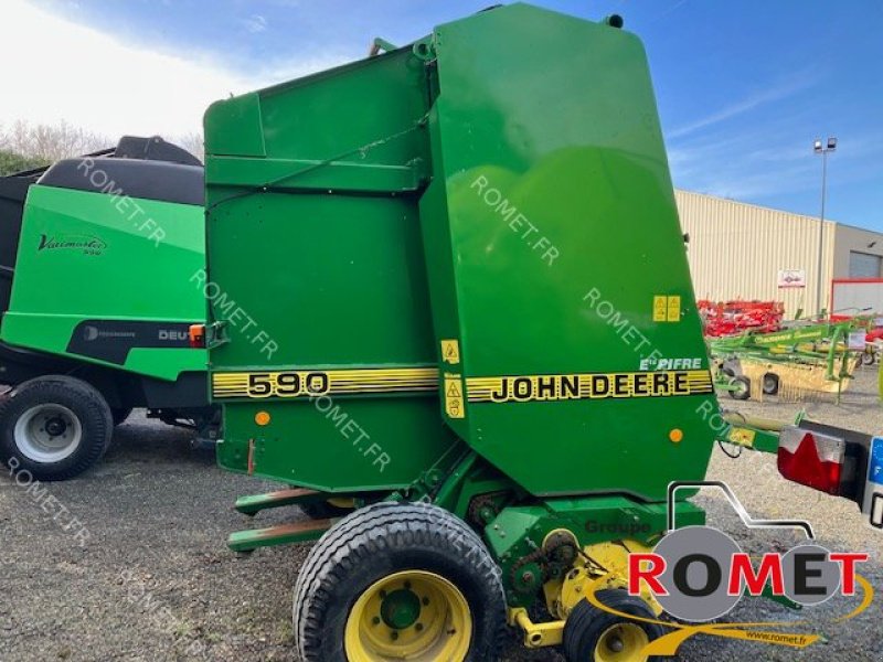 Rundballenpresse of the type John Deere 590, Gebrauchtmaschine in Gennes sur glaize (Picture 2)