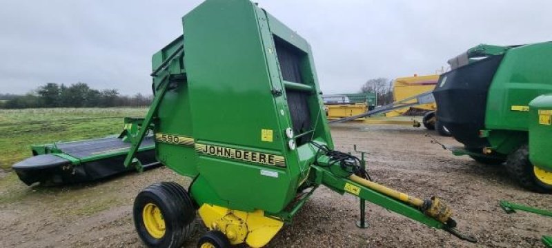 Rundballenpresse des Typs John Deere 590, Gebrauchtmaschine in Videbæk (Bild 2)