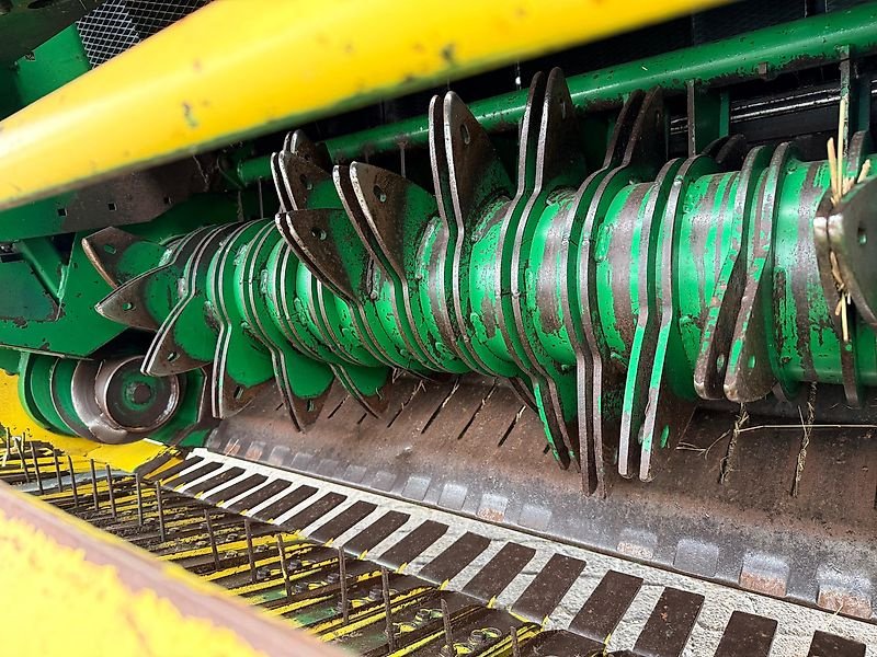 Rundballenpresse типа John Deere 590, Gebrauchtmaschine в Steinau  (Фотография 9)