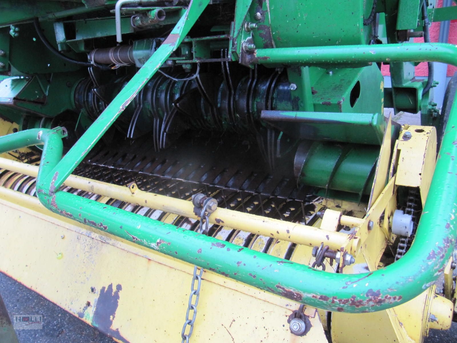 Rundballenpresse del tipo John Deere 590, Gebrauchtmaschine In Niederneukirchen (Immagine 2)