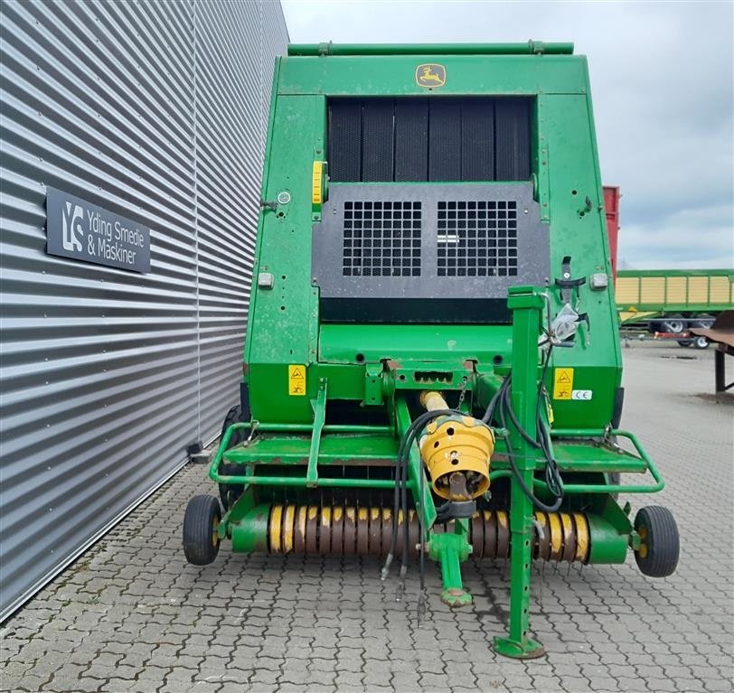 Rundballenpresse des Typs John Deere 592, Gebrauchtmaschine in Horsens (Bild 3)