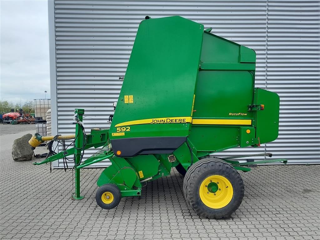 Rundballenpresse des Typs John Deere 592, Gebrauchtmaschine in Horsens (Bild 1)