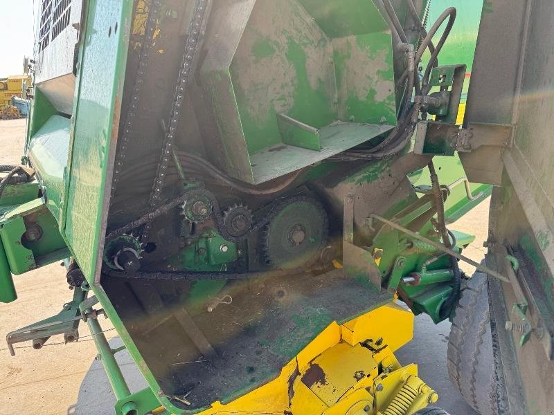 Rundballenpresse des Typs John Deere 592, Gebrauchtmaschine in Richebourg (Bild 10)