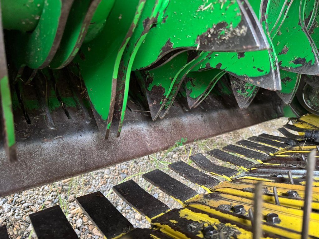 Rundballenpresse des Typs John Deere 592, Gebrauchtmaschine in SAINT FLOUR (Bild 8)