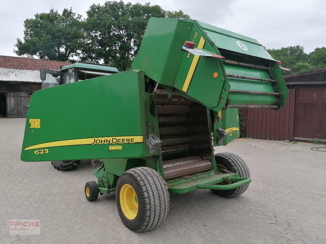Rundballenpresse typu John Deere 623 MultiCrop, Gebrauchtmaschine v Bockel - Gyhum (Obrázek 13)
