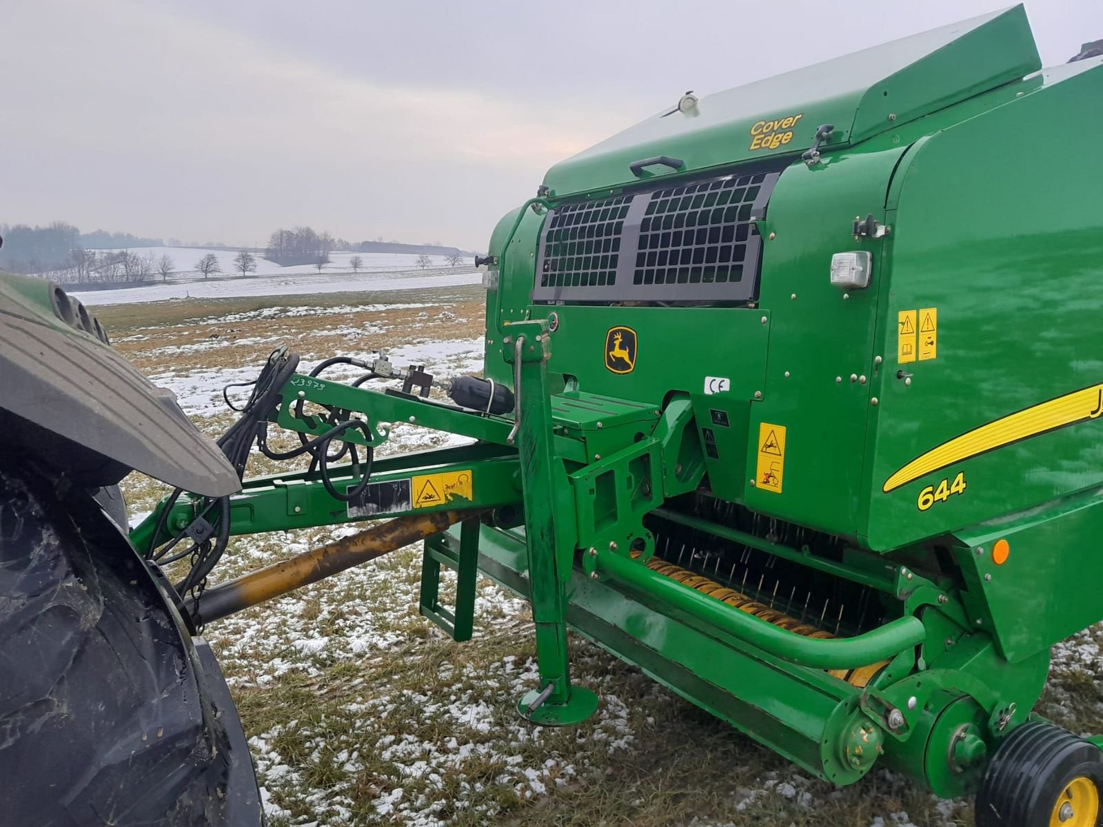 Rundballenpresse типа John Deere 644, Gebrauchtmaschine в Saxen (Фотография 7)