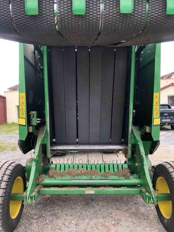 Rundballenpresse des Typs John Deere 852 N, Gebrauchtmaschine in Ebersbach (Bild 4)