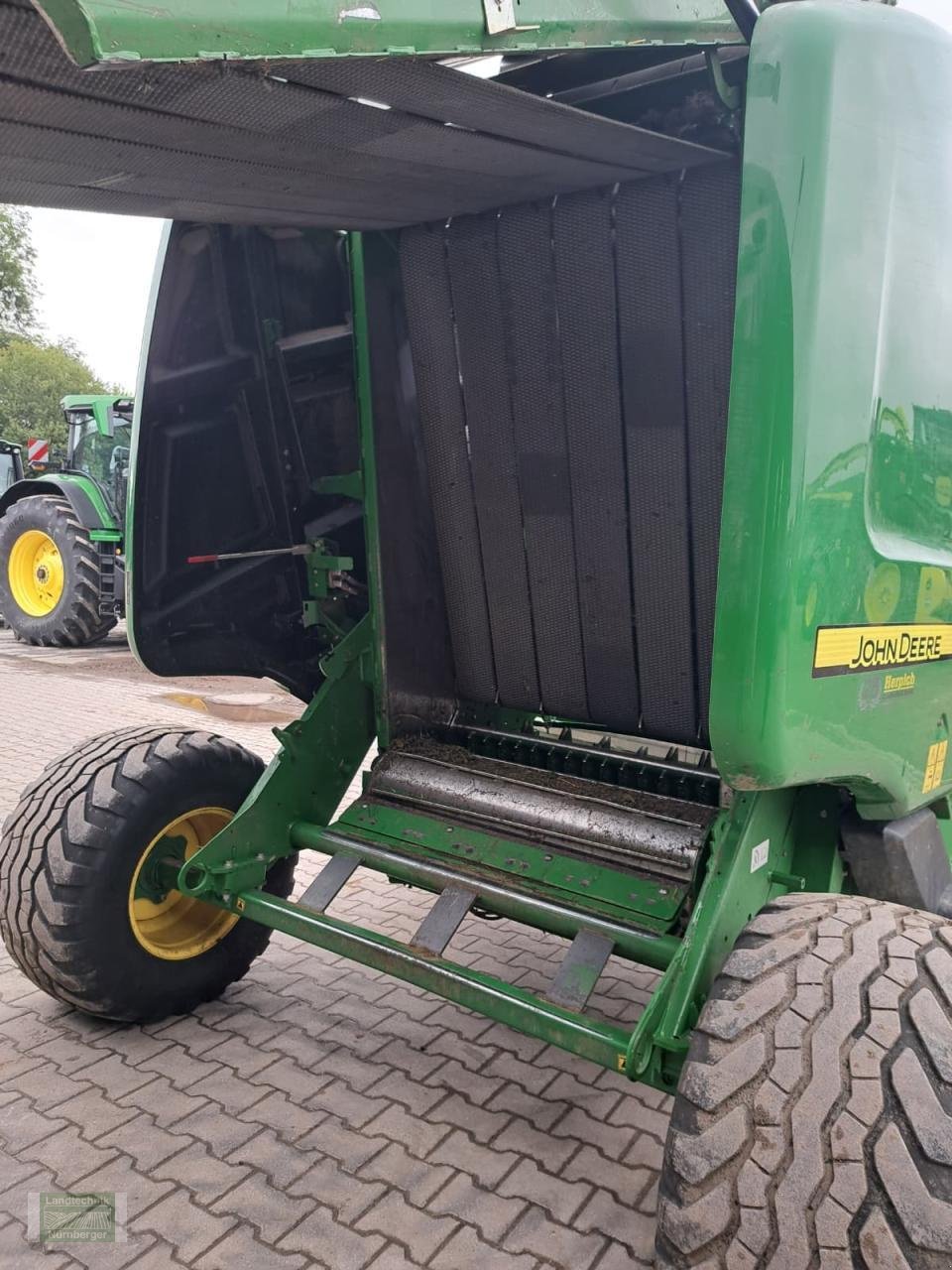 Rundballenpresse des Typs John Deere 854 Premium MaxiCut, Gebrauchtmaschine in Leubsdorf (Bild 4)