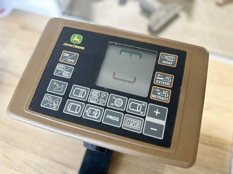 Rundballenpresse del tipo John Deere 854 Premium Rundballenpresse, Gebrauchtmaschine In St. Marienkirchen (Immagine 15)