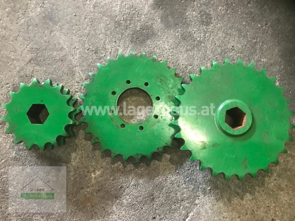 Rundballenpresse des Typs John Deere 854 U. 864, Gebrauchtmaschine in Wartberg (Bild 1)