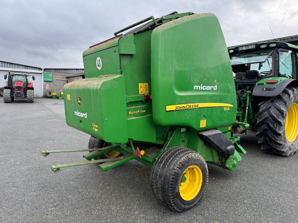 Rundballenpresse typu John Deere 854, Gebrauchtmaschine v AUBUSSON (Obrázek 4)