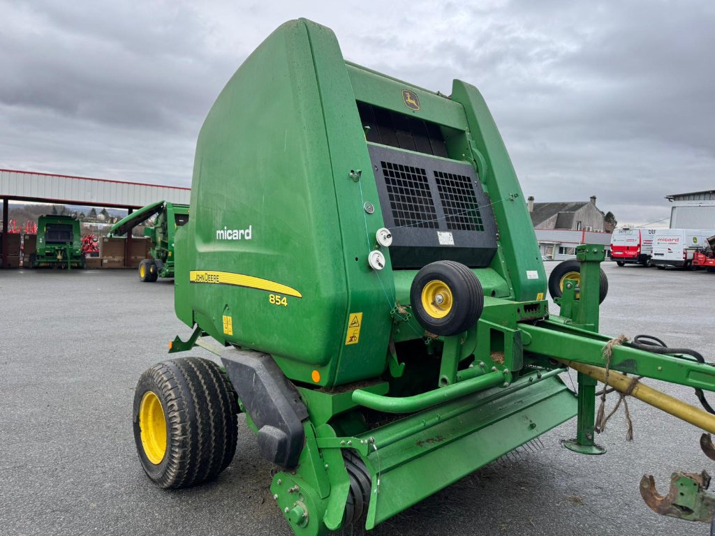 Rundballenpresse typu John Deere 854, Gebrauchtmaschine v AUBUSSON (Obrázek 2)