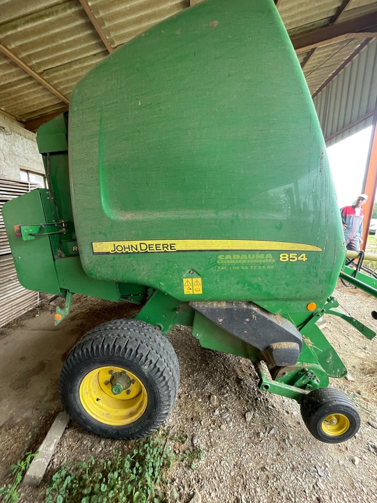 Rundballenpresse typu John Deere 854, Gebrauchtmaschine v Calmont (Obrázek 2)