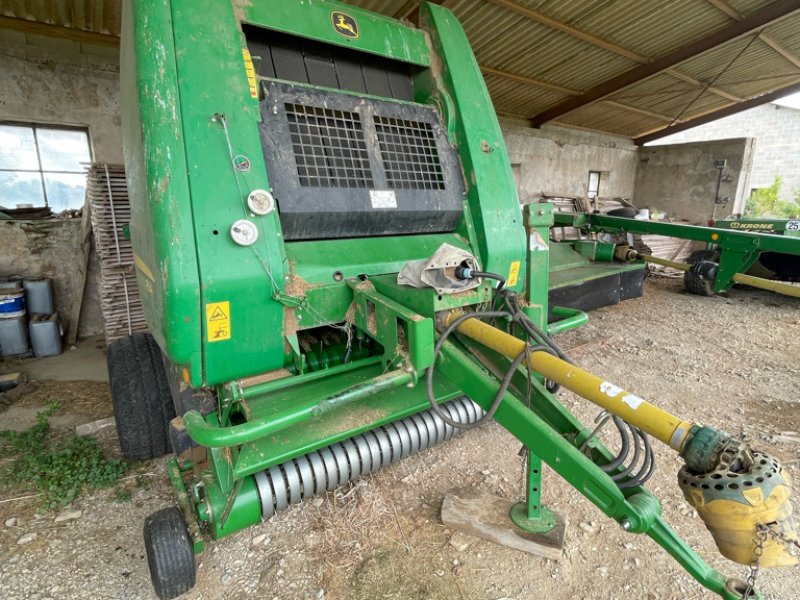 Rundballenpresse du type John Deere 854, Gebrauchtmaschine en Calmont (Photo 1)
