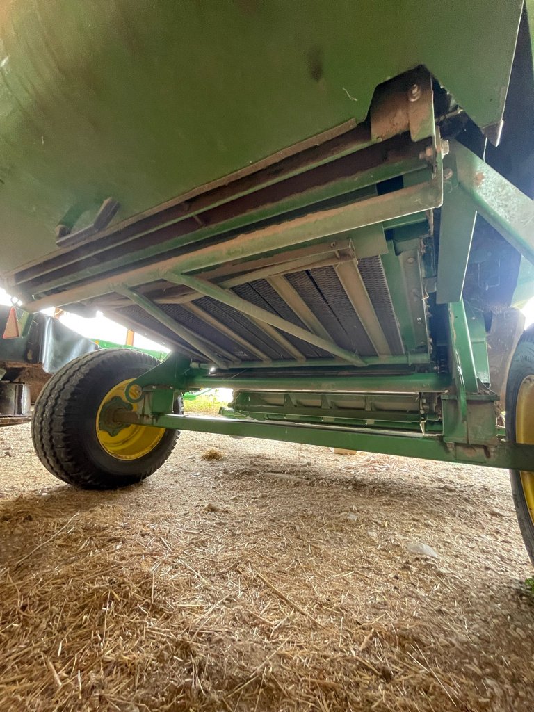 Rundballenpresse typu John Deere 854, Gebrauchtmaschine v Calmont (Obrázek 4)
