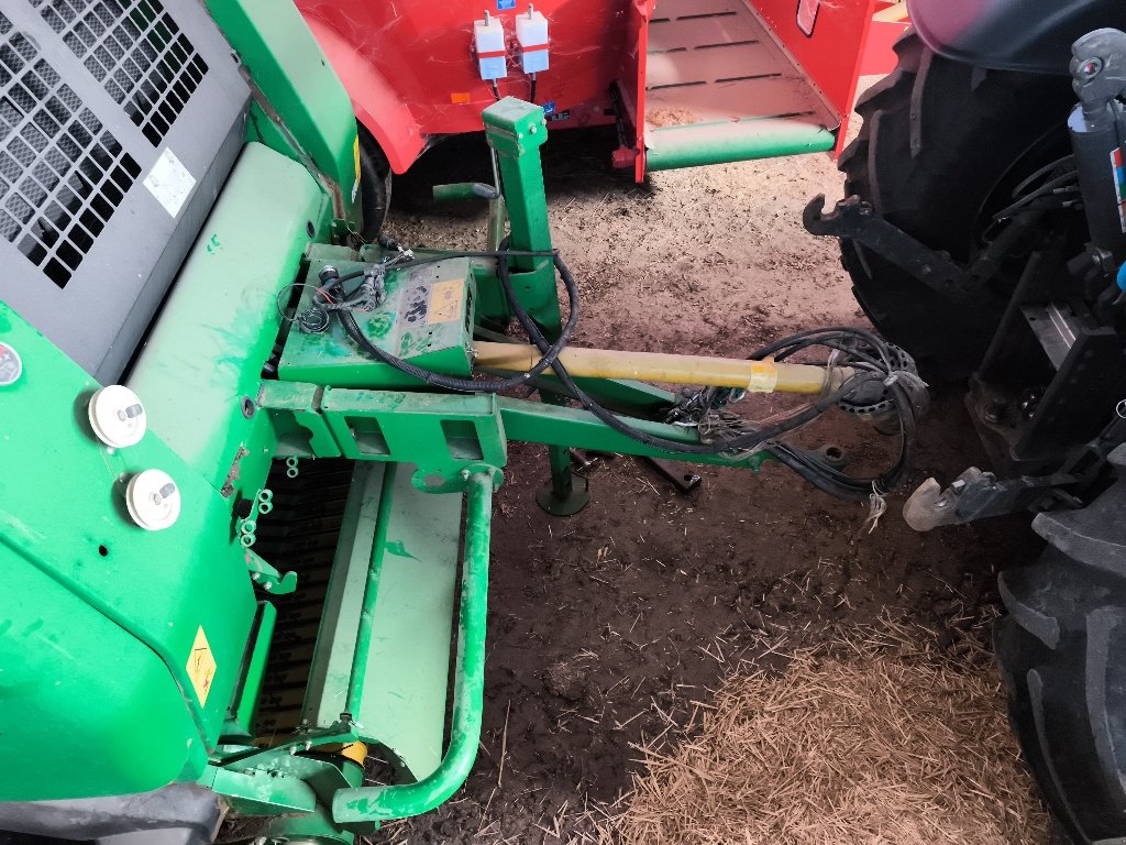 Rundballenpresse des Typs John Deere 854, Gebrauchtmaschine in Saint-Rémy (Bild 7)