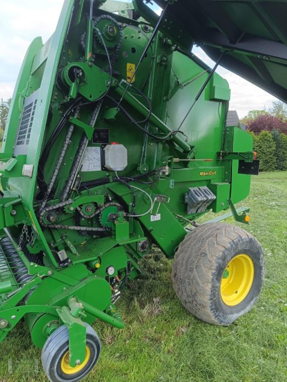 Rundballenpresse des Typs John Deere 854, Gebrauchtmaschine in Leubsdorf (Bild 2)