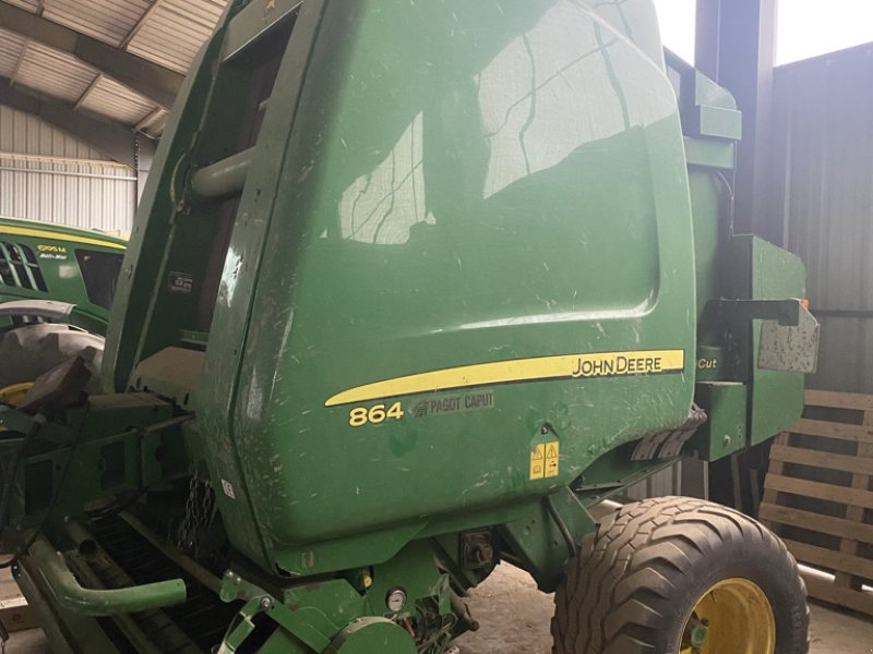 Rundballenpresse типа John Deere 864 MAXICUT 13 COUTEAUX, Gebrauchtmaschine в UZERCHE (Фотография 1)