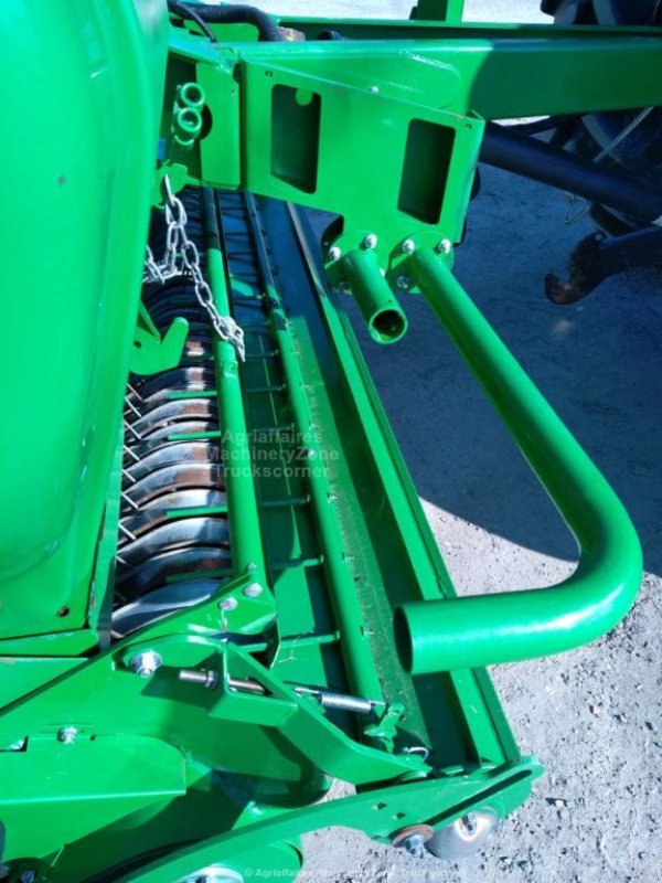 Rundballenpresse of the type John Deere 864 MAXICUT, Gebrauchtmaschine in BARACE (Picture 4)