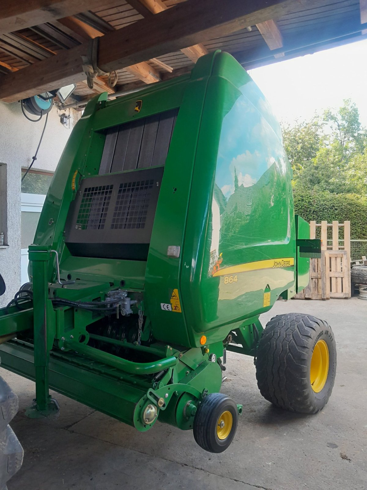 Rundballenpresse typu John Deere 864 MaxiCut, Gebrauchtmaschine v Pliezhausen (Obrázek 1)