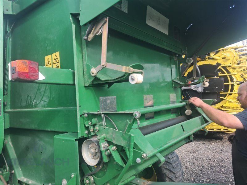Rundballenpresse des Typs John Deere 864 Premium, Gebrauchtmaschine in Stockach (Bild 8)
