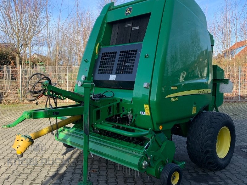Rundballenpresse van het type John Deere 864, Gebrauchtmaschine in Kandern-Tannenkirch