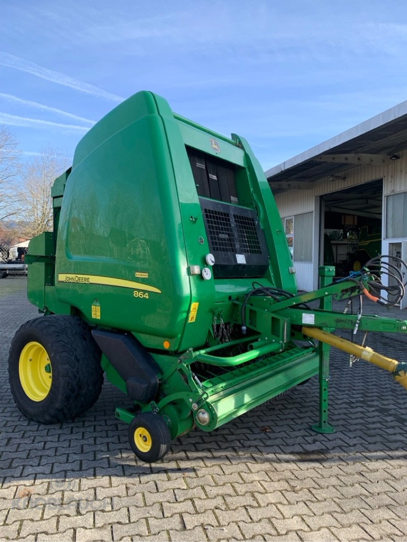 Rundballenpresse типа John Deere 864, Gebrauchtmaschine в Kandern-Tannenkirch (Фотография 3)