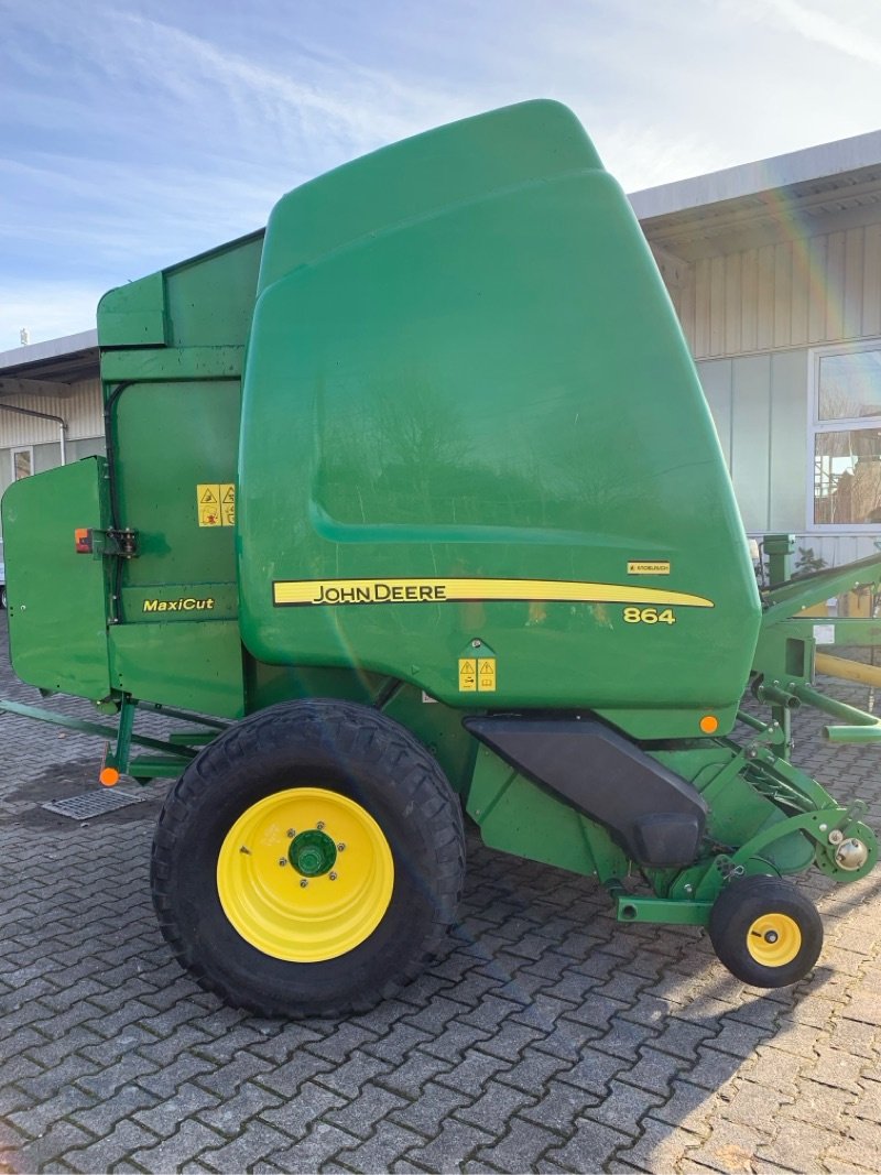 Rundballenpresse типа John Deere 864, Gebrauchtmaschine в Kandern-Tannenkirch (Фотография 4)