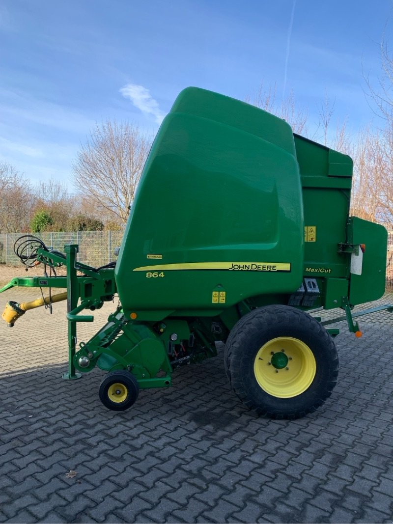 Rundballenpresse типа John Deere 864, Gebrauchtmaschine в Kandern-Tannenkirch (Фотография 9)
