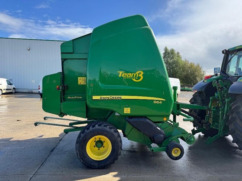 Rundballenpresse des Typs John Deere 864, Gebrauchtmaschine in Richebourg (Bild 8)