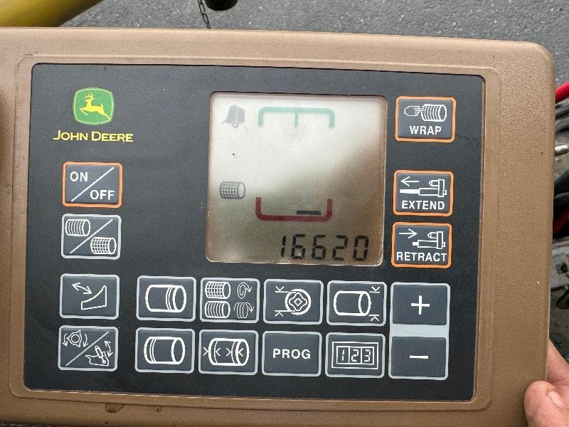 Rundballenpresse des Typs John Deere 864, Gebrauchtmaschine in Wargnies Le Grand (Bild 9)