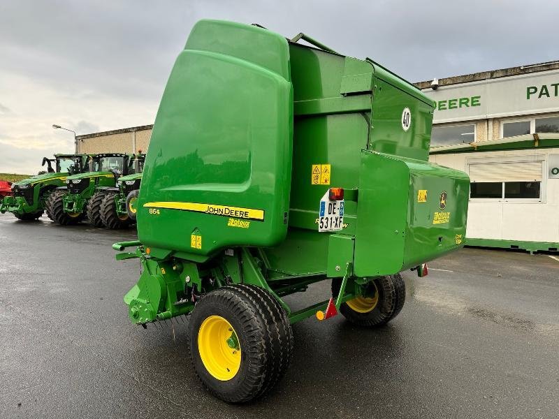 Rundballenpresse des Typs John Deere 864, Gebrauchtmaschine in Wargnies Le Grand (Bild 2)