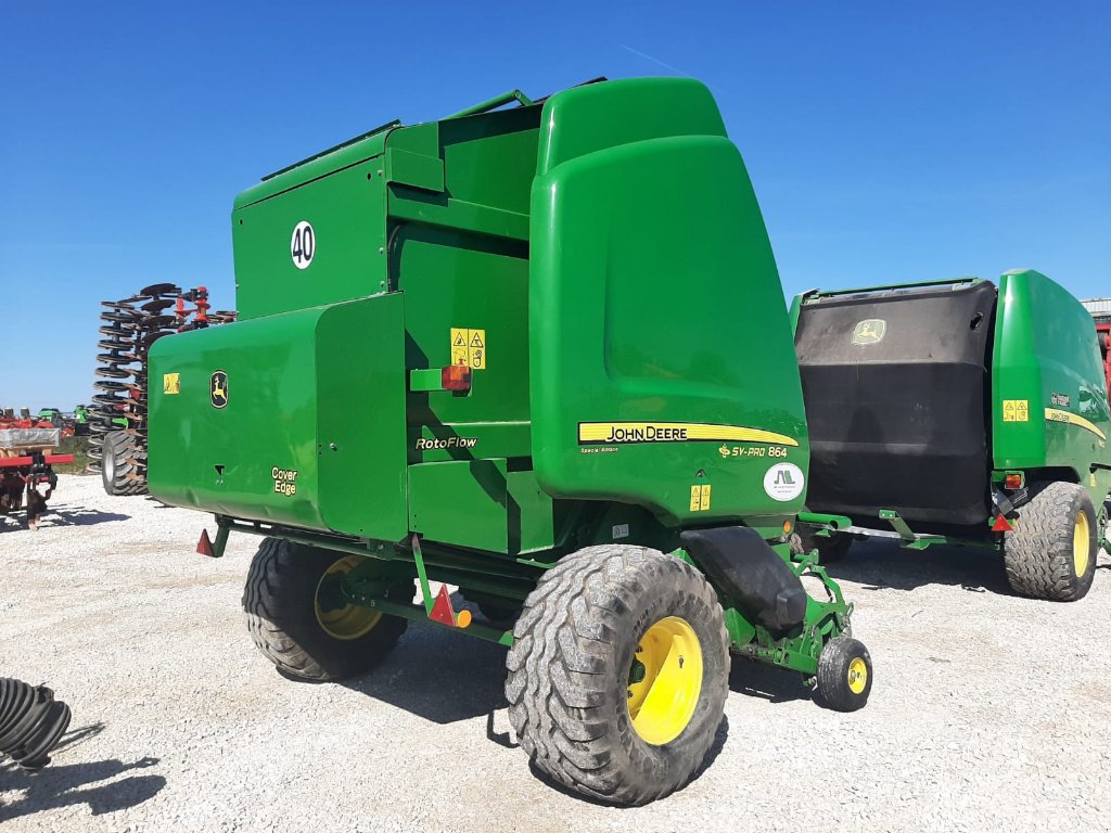 Rundballenpresse des Typs John Deere 864, Gebrauchtmaschine in SAINT LOUP (Bild 9)